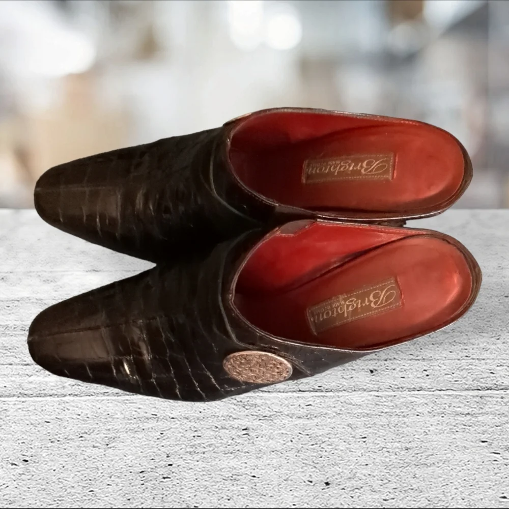 Brighton  embossed mules size 7.5 - Picture 6 of 12